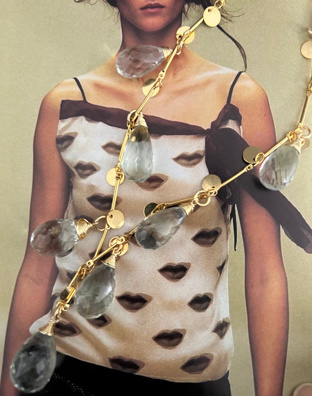 Green Amethyst Garland on 24ct Gold Coin Plate