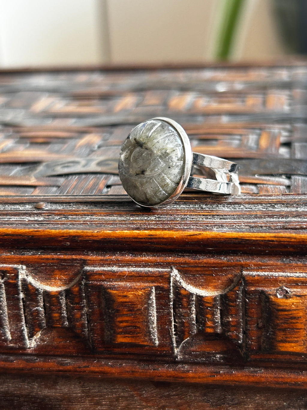 Rainbow Labradorite Carved Eye Ring on Rhodium