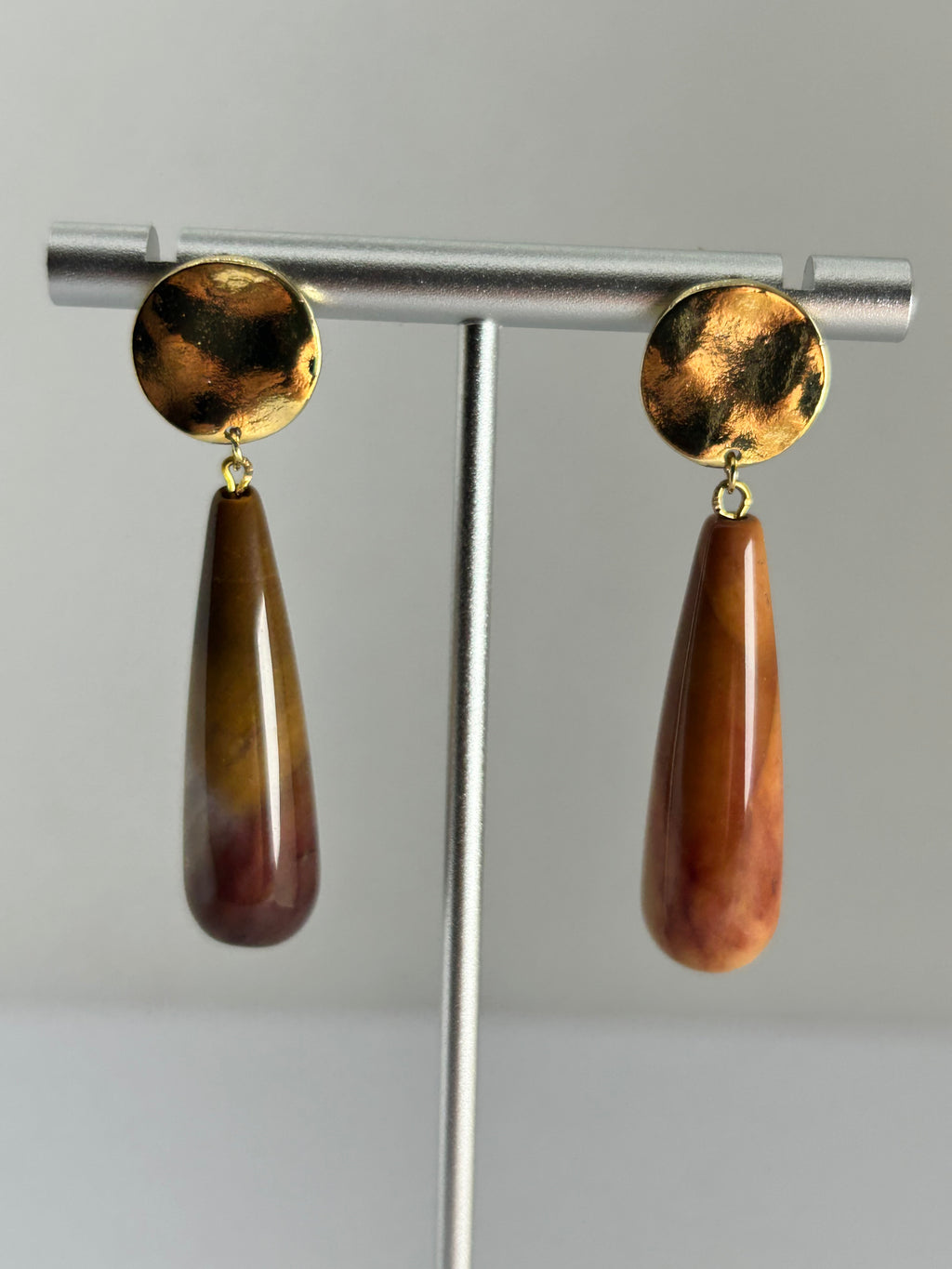 Mookite on Gold Plate